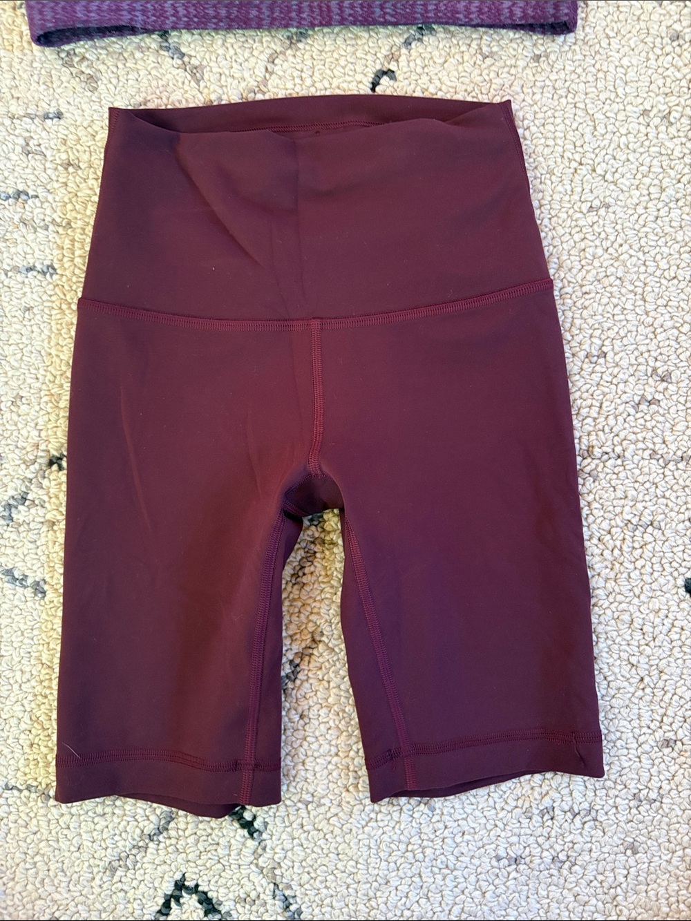 Lululemon size 2 burgundy